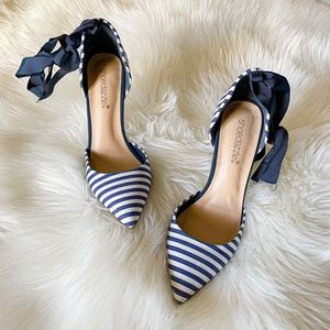 Shoedazzle Pumps